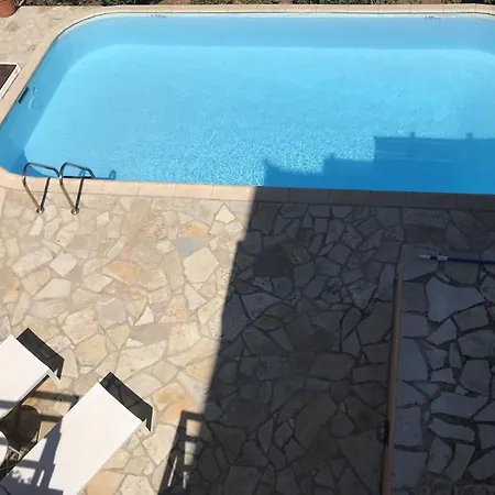 Villa Armonia & Pool House, Stunning Views, Private Pool, Peaceful Location, Ideal For Two Families! Evreti