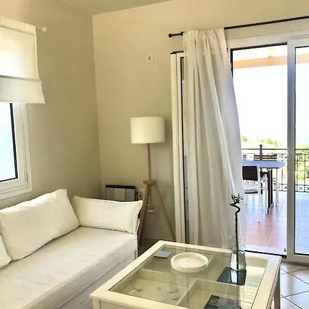 Armonia & Pool House, Stunning Views, Private Pool, Peaceful Location, Ideal For Two Families! Ευρετή