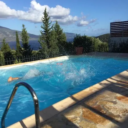 Armonia & Pool House, Stunning Views, Private Pool, Peaceful Location, Ideal For Two Families! Villa Evretí